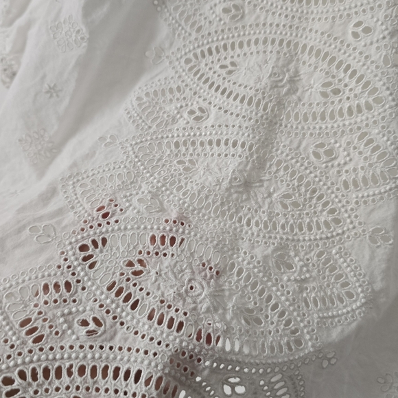 GAP White Eyelet Lace Blouse Size L 100% Cotton - Picture 3 of 9